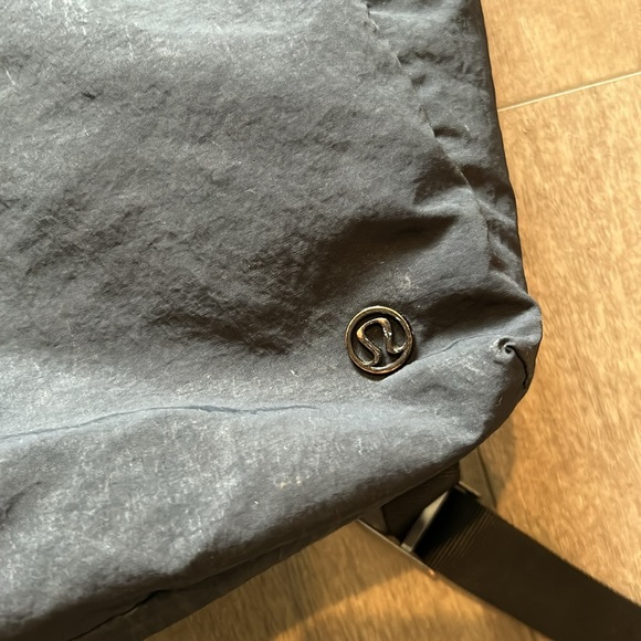 LULULEMON CROSS PATHS BACKPACK FITS 15"LAPTOP BLACK *FLAWS - Picture 3 of 11